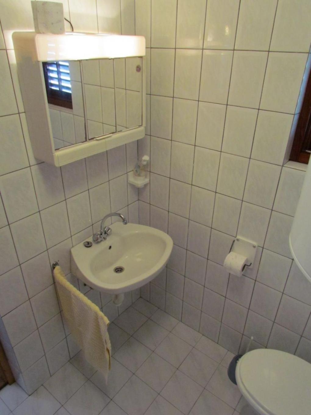 Apartments Nada - 100 M From Beach Кали Екстериор снимка